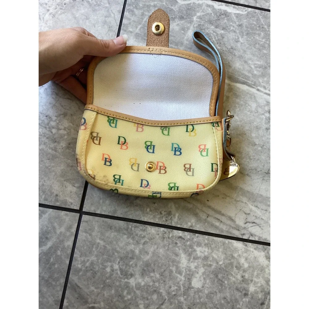 Dooney & Bourke Multi-Color Monogram Wristlet Pouch Cream Heart Charm Vintage